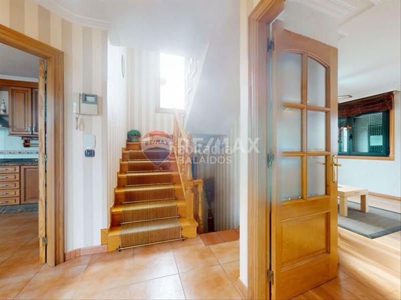 Foto e88dd6b3-eac9-4e81-b032-c5a49d7e7c27. Casa con riscaldamento parcheggio in Alcabre Vigo