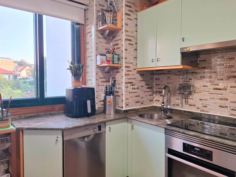 Foto 5fad6b28-472d-4d54-9dd2-7204c8f25aa3. Piso en Alcabre Vigo