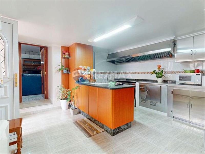 Foto d3716c03-d511-4e24-b5d3-5412f9d3cc9a. Casa adossada amb calefacció aparcament a Sardoma - Castrelos Vigo