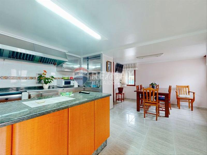 Foto 3ff32679-12a7-4eca-9e5d-22aeb66474e3. Semi detached house with heating parking in Sardoma - Castrelos Vigo