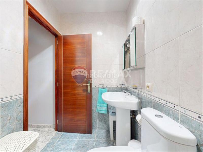 Foto 6dc687e3-9f33-457b-bd56-69d77eb8cef6. Semi detached house with heating parking in Sardoma - Castrelos Vigo