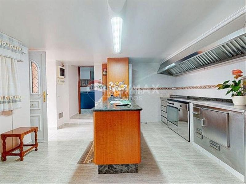 Foto fdafacf5-eb54-48c8-9454-e1cee1fac9eb. Semi detached house with heating parking in Sardoma - Castrelos Vigo