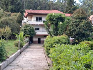 Casa pareada  Camiño igrexa