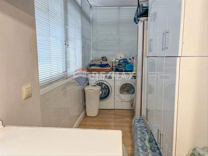 Foto 7033d070-b618-4264-bdd2-578e826c2922. Flat with heating parking in Plaza Independencia Vigo