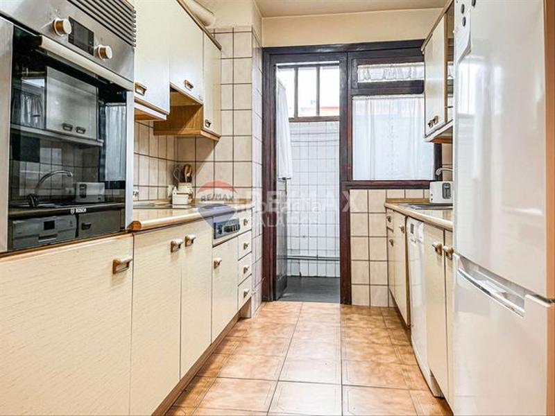 Foto 5f9f6323-d7e6-4518-807a-221e7255bb93. Etagenwohnung mit heizung parking in Camelias - Pi y Margall Vigo