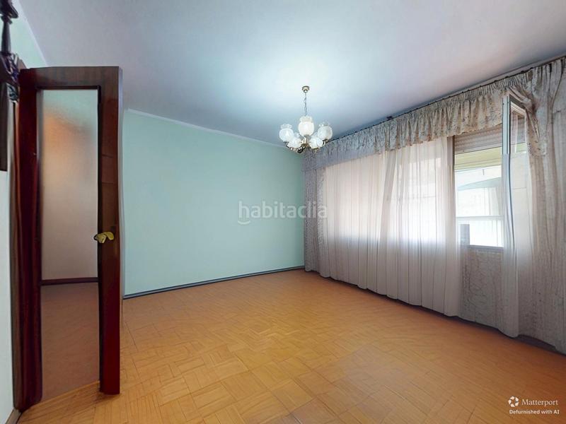 Foto 5ca33baa-c81d-4b8a-a4df-bdd6700b7f31. Flat with heating parking in O Castro Vigo