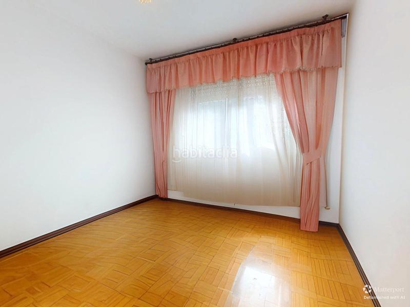 Foto f3ae6ddc-aa85-42bb-bd99-0548846999a3. Flat with heating parking in O Castro Vigo