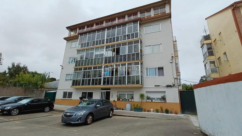 Foto 2da28d7d-7c5c-4f56-9064-c9dc8f177b1e. Flat with heating parking in Alcabre Vigo