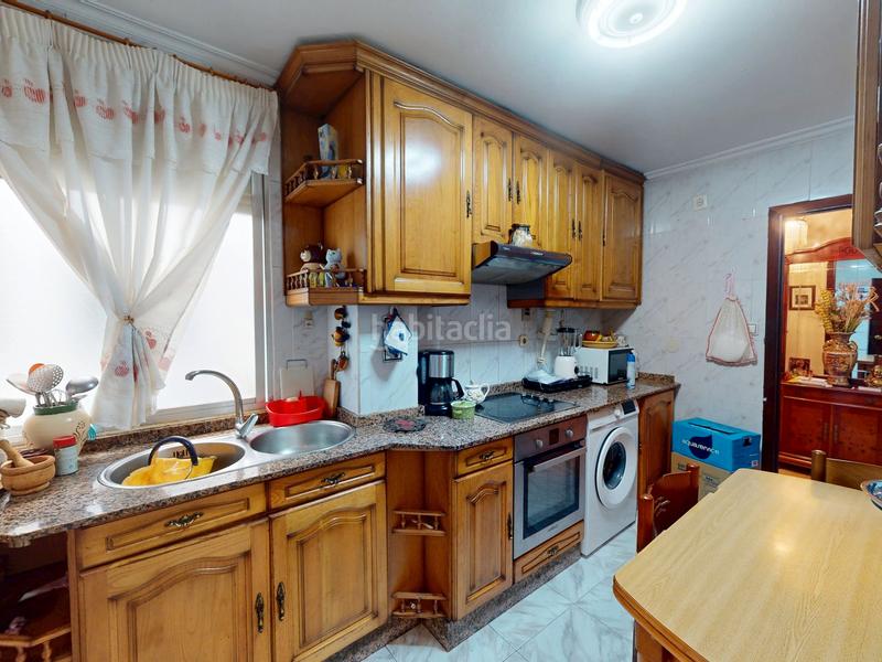 Foto a4748d0f-d3d4-4c2e-b8b3-ad54602d9254. Etagenwohnung mit parking in O Castro Vigo