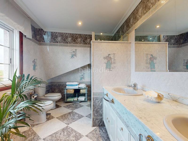 Foto b2f0d2dc-c771-4822-a8e2-eecd95452818. Casa con camino riscaldamento parcheggio piscina in Porriño (O)