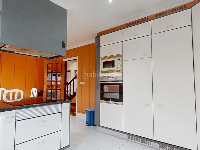 Foto 3c2f6b5a-1a27-49a6-b12d-0f6099fac2b4. Haus mit kamin heizung parking pool in Porriño (O)