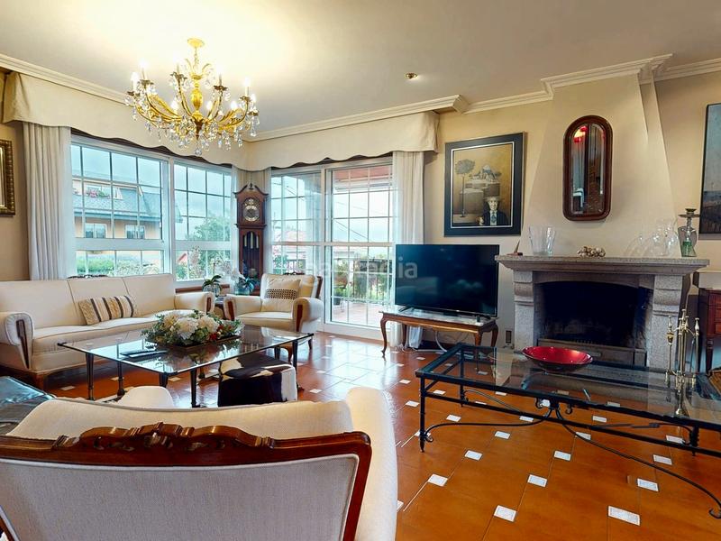 Foto 660caa84-de95-49c9-976c-27eec47d658e. Haus mit kamin heizung parking pool in Porriño (O)