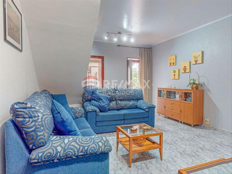 Foto 4d9e8195-c56a-4e90-92ec-9567e8d0503a. Semi detached house with heating parking in Sardoma - Castrelos Vigo