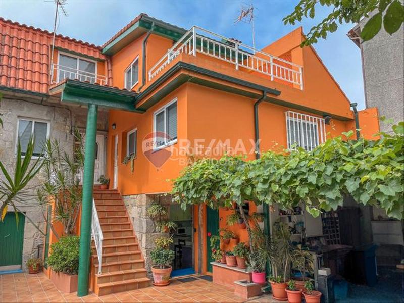 Foto 63d66f35-b9e1-40cf-b5ba-971a05fe5625. Semi detached house with heating parking in Sardoma - Castrelos Vigo