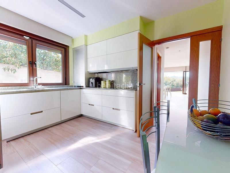 Foto feb3a17f-c58c-4e6e-8c29-1caffe0c5e50. House with heating parking pool in Valadares - Beade Vigo