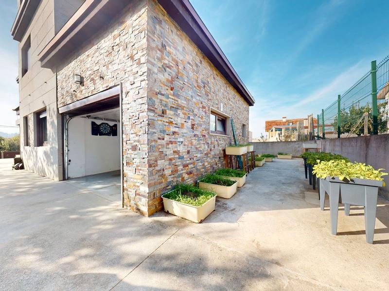 Foto 6c4fa7e1-f810-454b-b17c-2a32f212bc6a. Maison avec chauffage parking piscine dans Valadares - Beade Vigo
