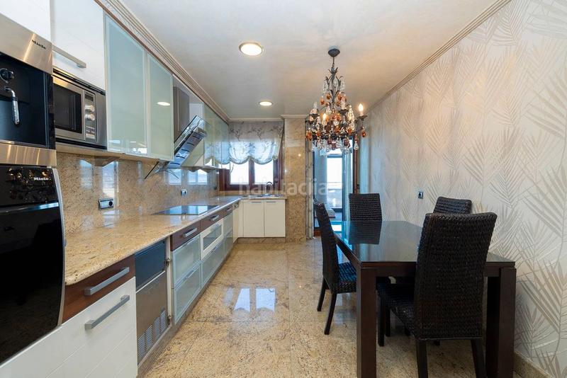 Foto a722ea49-4a15-4d94-84b9-1e5a5a4a87c9. Flat with fireplace heating parking in Plaza España - Corte Inglés Vigo