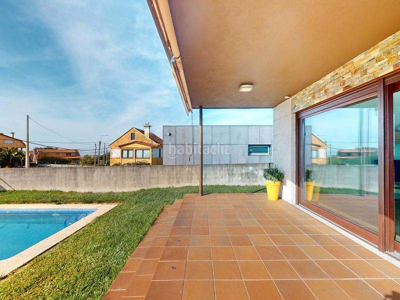 Foto a16d280b-47d3-4c7c-bc8c-770f4a526bd6. House with heating parking pool in Valadares - Beade Vigo