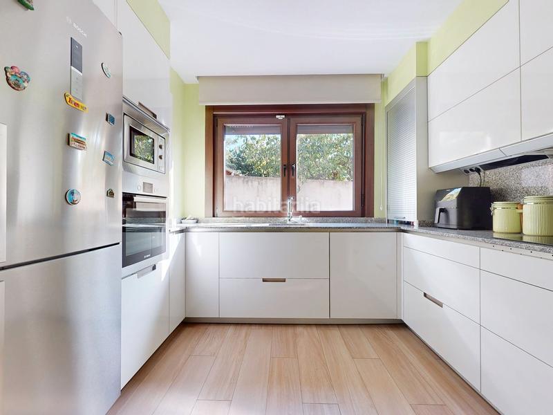 Foto 46a1c7dd-fcef-4744-8f4e-526b89663163. Casa en Valadares - Beade Vigo