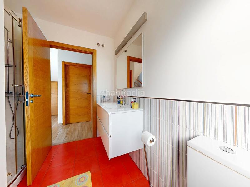 Foto f93fb424-6975-4817-9f12-2077e8b3d29a. Casa en Valadares - Beade Vigo