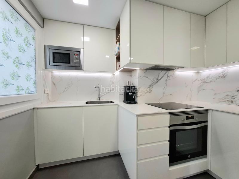 Foto 34aae18b-2bd4-4a0a-a0fa-4d5cf746b2e6. Flat with heating parking in Berbés - Peritos Vigo