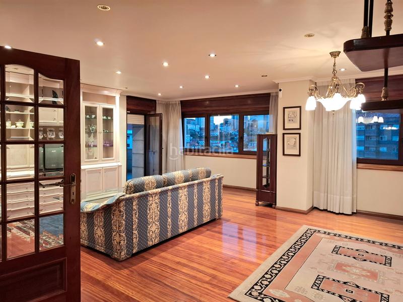 Foto e15e83d7-b497-411b-9a4e-ff9a63c38441. Zweistöckige wohnung mit heizung parking in Plaza de la industria Vigo