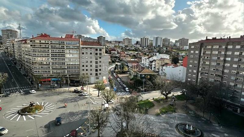 Foto eb4289e2-ed66-4e54-b828-08cb75b56f12. Zweistöckige wohnung mit heizung parking in Plaza de la industria Vigo