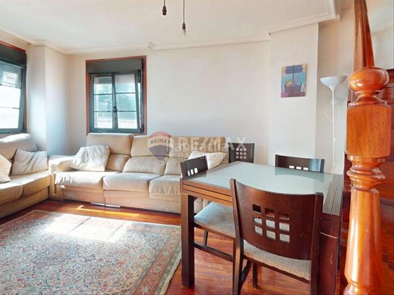 Foto ce487cdf-8e3e-40fd-aba3-7c0d9c079c69. Duplex con riscaldamento parcheggio in Camelias - Pi y Margall Vigo