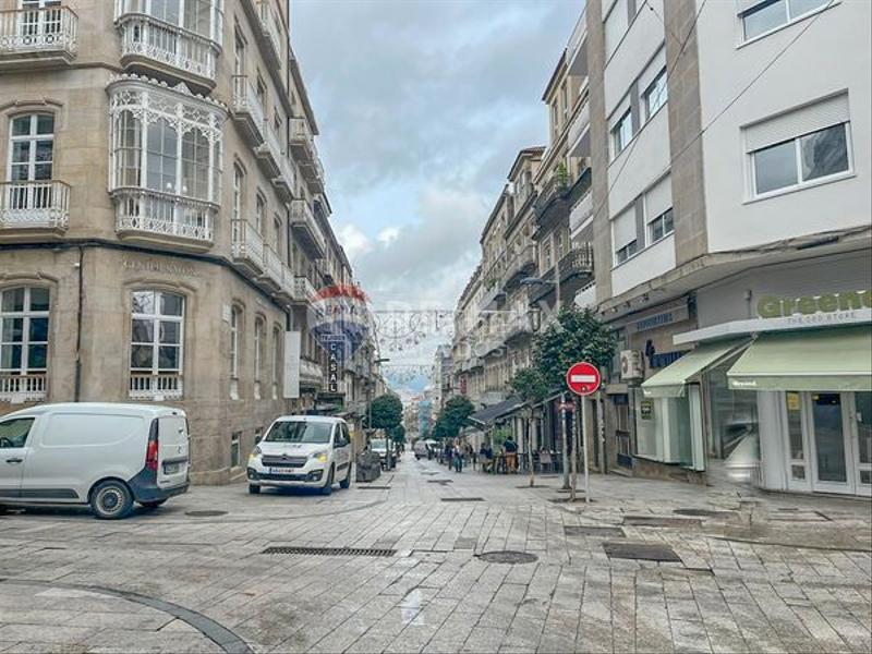 Foto 51860a6d-5045-4871-8916-f514de952b46. Locale commerciale in Centro - Areal Vigo