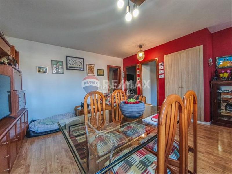 Foto aa2cdb12-15c8-412c-abe2-a99393e38329. Casa amb calefacció aparcament a Valadares - Beade Vigo