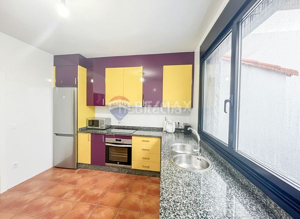 Foto 7fe3c91d-90a4-455b-ae02-70bf9675a930. Casa aparellada a Guarda (A)
