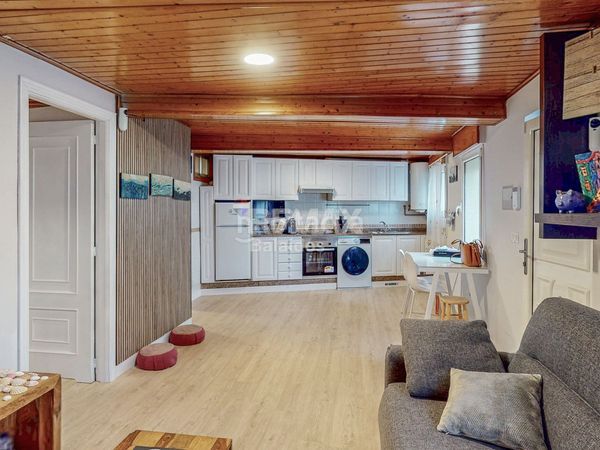 Foto b90fb085-bdae-4cc8-a6a7-092314981396. Pis a Comesaña - Matamá Vigo