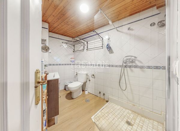 Foto d0224f70-daa3-4a9f-888e-8479af57ff03. Pis a Comesaña - Matamá Vigo