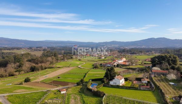 Foto a01cae1f-7ac1-43d3-85cb-3c0658644cb9. Casa amb calefacció aparcament a Tomiño
