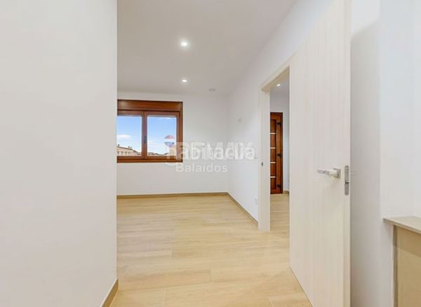 Foto f4e15fa7-d0c4-4560-8b73-b2c6397befbd. Casa amb calefacció aparcament a Tomiño