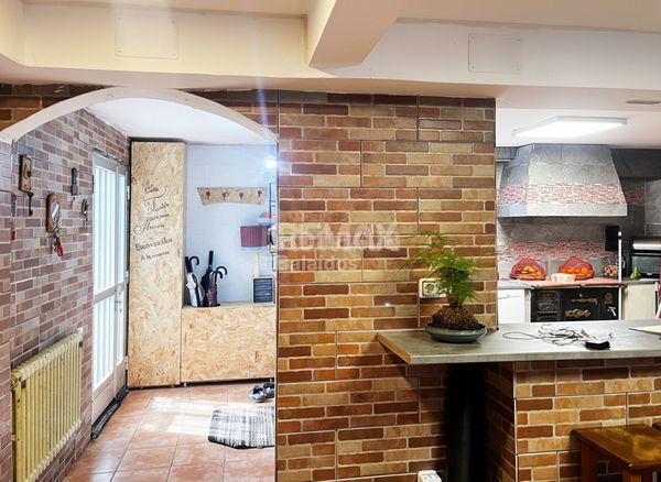 Foto 7063dbb7-bb41-400f-aeab-3dafc7ec2b17. Casa amb calefacció a Tomiño