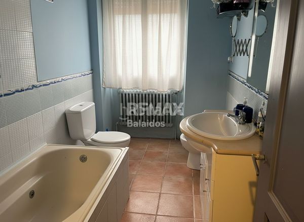 Foto 91ba1a28-8d9b-4d4e-a918-6fc807449faf. Casa amb calefacció a Tomiño