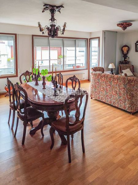 Foto 405e6b0e-d217-405f-ab3d-f62dc8ba2958. Pis amb calefacció aparcament a Plaza España - Corte Inglés Vigo