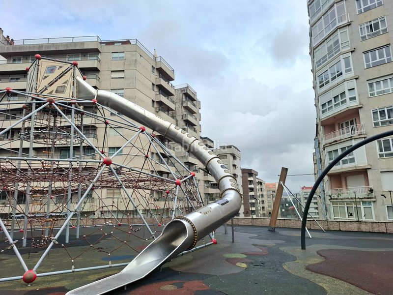 Foto c97bdfbe-8e47-4bde-a450-f2bc2d362506. Piso en Plaza España - Corte Inglés Vigo