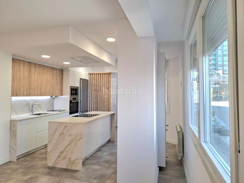 Foto fd430c98-fa5d-4a7b-aee6-608d2f331801. Piso en Plaza España - Corte Inglés Vigo