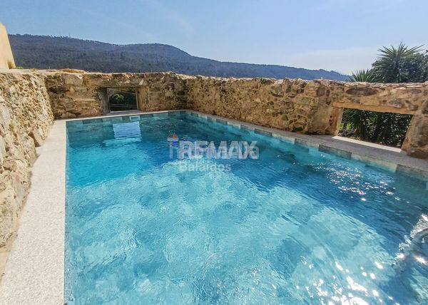 Foto 4640294a-ee5a-4362-9774-d5e16ea7812c. Casa amb calefacció aparcament piscina a Rosal (O)