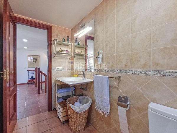 Foto 7b836e4d-da6a-4b92-b075-ad6b8691ee92. Casa amb calefacció aparcament piscina a Rosal (O)
