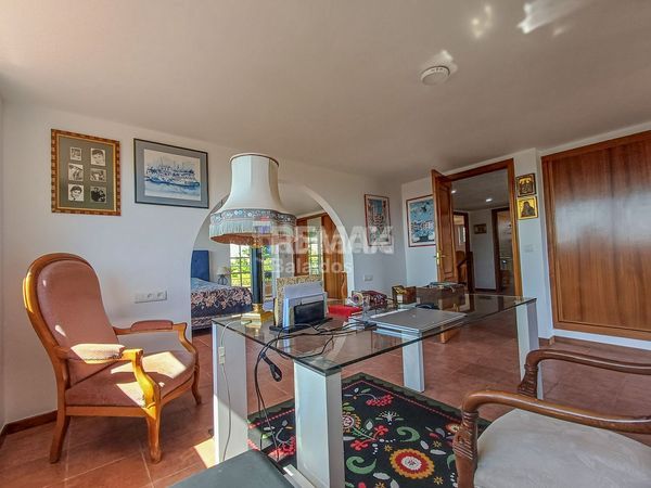 Foto aa7e584b-4550-454e-8877-63a19eca3230. Casa amb calefacció aparcament piscina a Rosal (O)