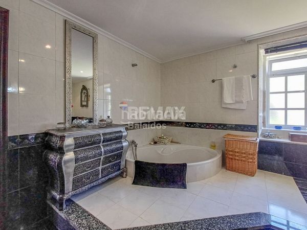 Foto cb386a81-720c-43dd-b10e-f66052b24749. Casa amb calefacció aparcament piscina a Rosal (O)