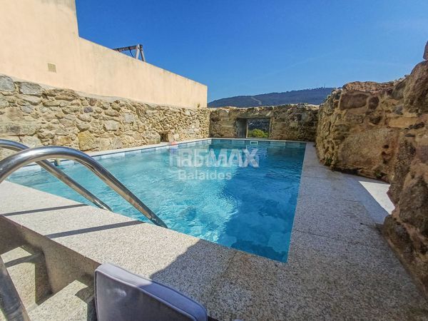 Foto f0a3e6d9-6043-4eb0-9a15-73425031f5a7. Casa amb calefacció aparcament piscina a Rosal (O)