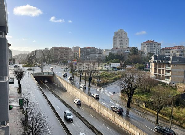 Foto 97109e60-ac30-41db-a48b-e8c73b3b4bc7. Piso en Plaza España - Corte Inglés Vigo