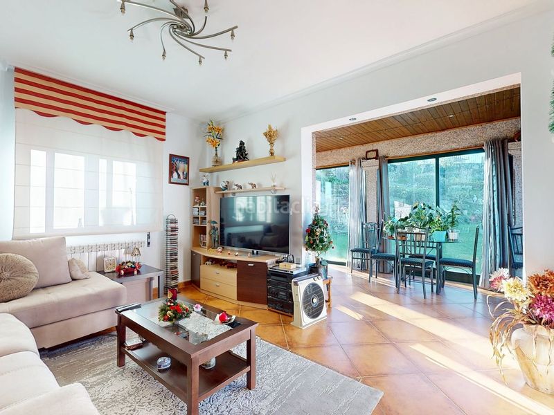 Foto 5cb9f87d-00ad-4e82-8da3-4ed97107a530. Casa amb calefacció aparcament a Sardoma - Castrelos Vigo