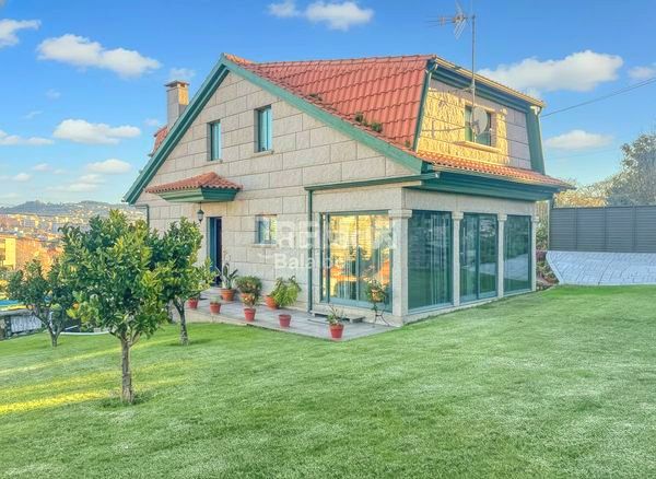 Foto 7ecf9fb0-c72e-49ff-97d6-29d72cbdc209. Casa amb calefacció aparcament a Sardoma - Castrelos Vigo