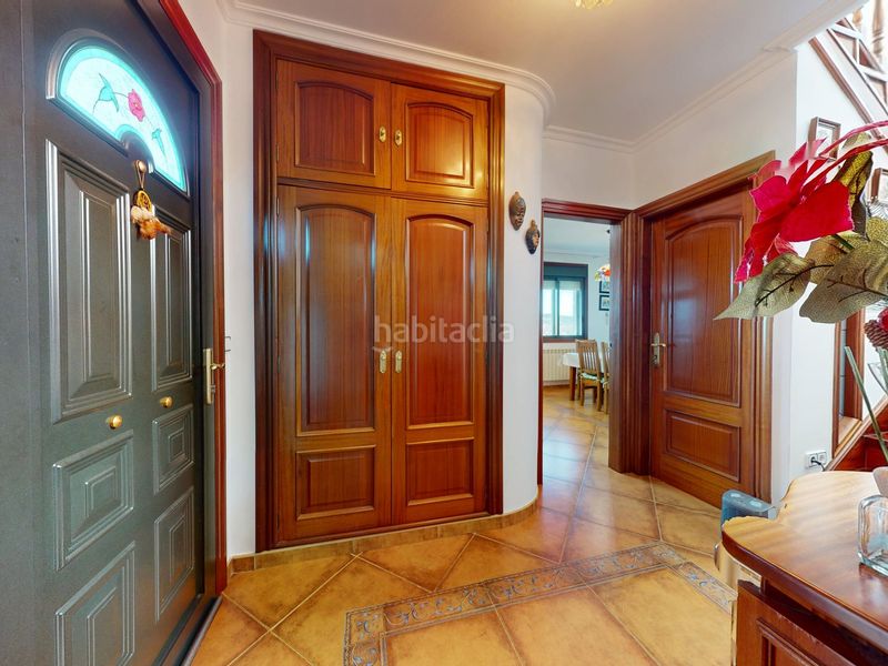 Foto c5dfd47b-9bae-4b61-8f75-5ea34fd8493d. Casa amb calefacció aparcament a Sardoma - Castrelos Vigo