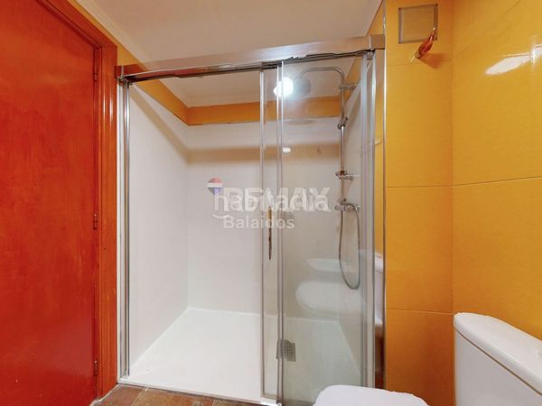 Foto 7c5d3c13-6e80-4952-9e85-4704a8c4c94f. Pis amb calefacció aparcament a Berbés - Peritos Vigo